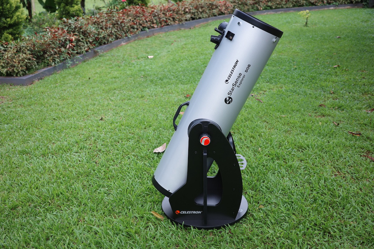 Celestron StarSense Explorer 10" Dobsonian